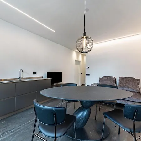 App 205 Palazzo Cavour *